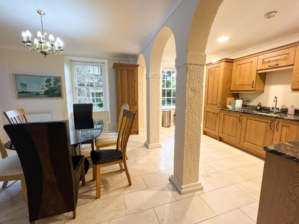 Spacious Flat Sleeps 8 Near Princes Street Edinburgh Dış mekan fotoğraf