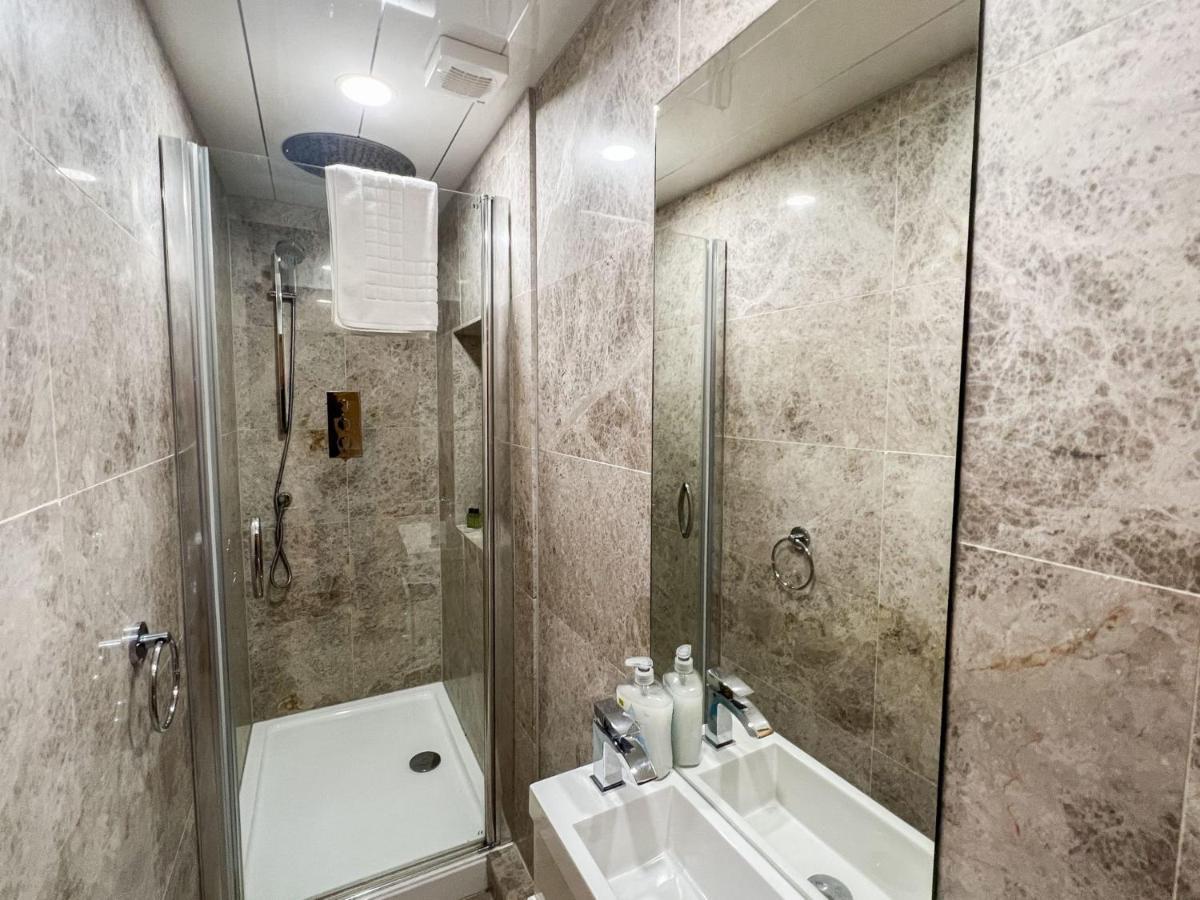 Spacious Flat Sleeps 8 Near Princes Street Edinburgh Dış mekan fotoğraf